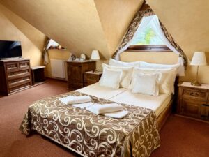 Double room economy