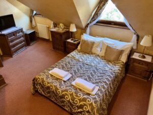 Double room economy