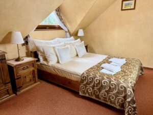 Double room economy